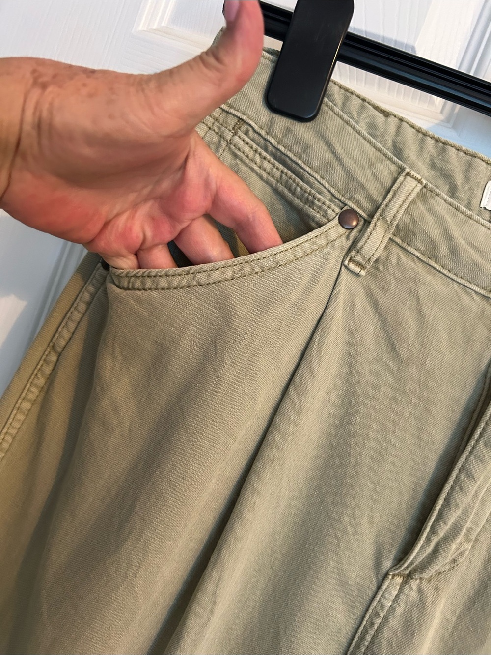 Wrangler Wide Leg pleated Trousers High-Rise in Sage - Picture 9 of 14